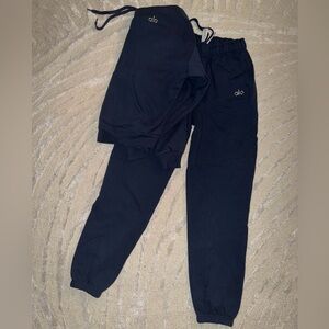 ALO Yoga navy accolade set